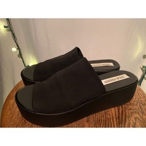 Slinky 30 Platform Slide Sandal